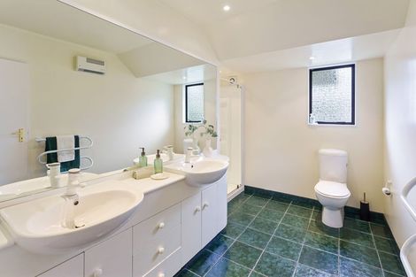 Photo of property in 31 Oratia Street, Waikanae Beach, Waikanae, 5036