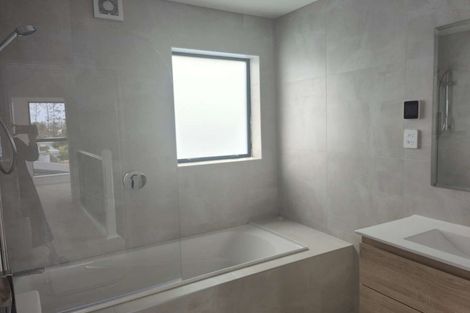 Photo of property in 8/107 Hobsonville Road, West Harbour, Auckland, 0618