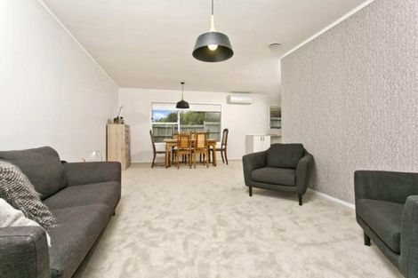 Photo of property in 1/6 Ellice Road, Totara Vale, Auckland, 0629