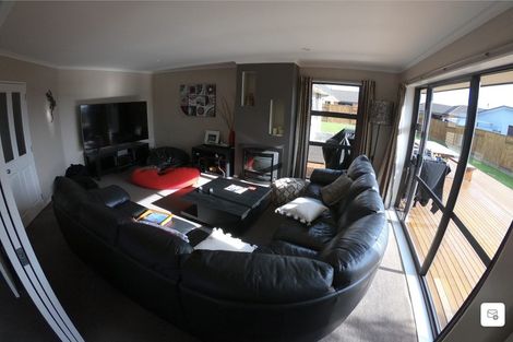 Photo of property in 3 Nevada Way, Kelvin Grove, Palmerston North, 4414