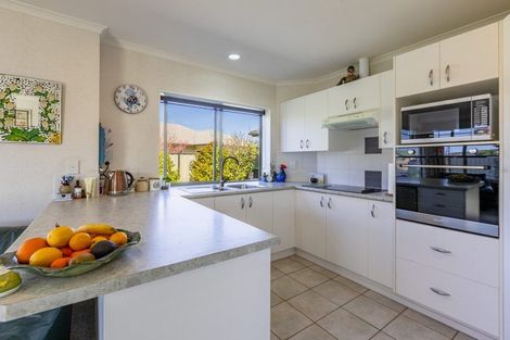 Photo of property in 12 Flemington Place, Taradale, Napier, 4112