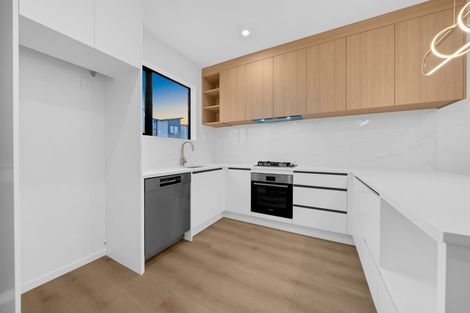 Photo of property in 22 Whare Kauri Road, Papakura, 2110
