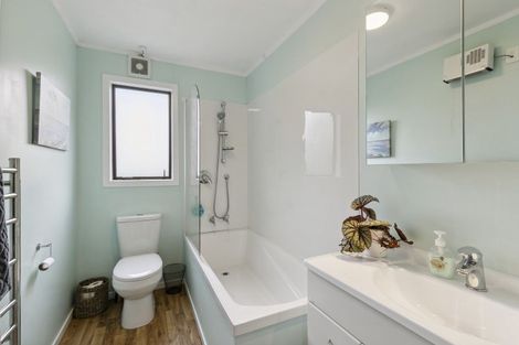 Photo of property in 21 Admiralty Street, Crofton Downs, Wellington, 6035