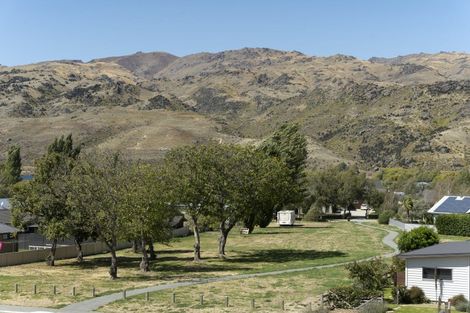 Photo of property in 55 Stratford Drive, Mount Pisa, Cromwell, 9383