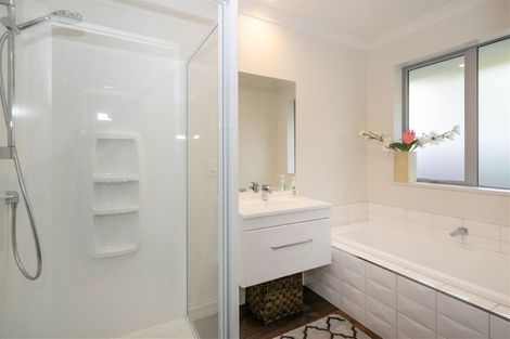 Photo of property in 112 Milton Terrace, Picton, 7220