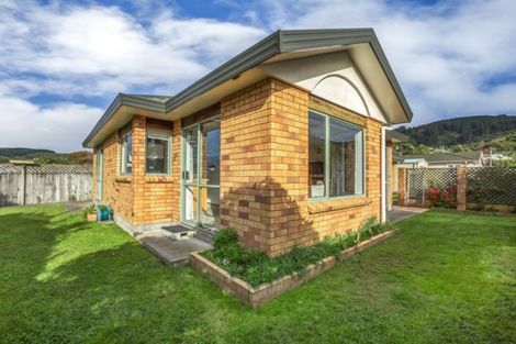 Photo of property in 80a Oxford Street, Tawa, Wellington, 5028