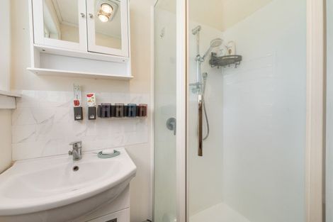 Photo of property in 21 Crewe Crescent, Hokowhitu, Palmerston North, 4410