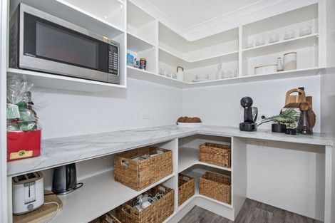 Photo of property in 30 Kapiakauri Road, One Tree Point, 0118