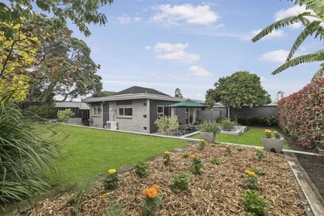 Photo of property in 13 James Evans Drive, Northcote, Auckland, 0627