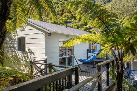 Photo of property in 12 Arthur Crescent, Waikawa, Picton, 7220