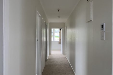 Photo of property in 1/8 Valdale Road, Henderson, Auckland, 0610