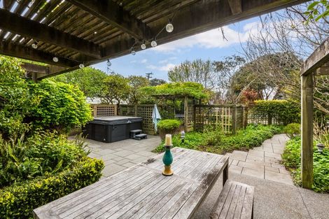 Photo of property in 9 Karamu Street, Eastbourne, Lower Hutt, 5013