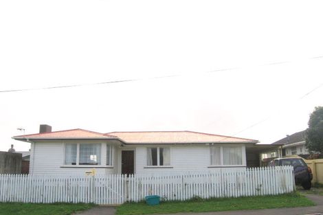 Photo of property in 39 Baylands Drive, Newlands, Wellington, 6037