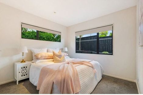 Photo of property in 48a Picasso Drive, West Harbour, Auckland, 0618