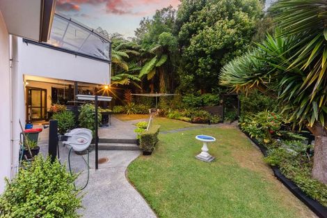 Photo of property in 36 Woodridge Avenue, Northcross, Auckland, 0630