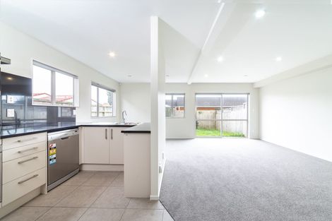 Photo of property in 17/45a Swanson Road, Henderson, Auckland, 0610