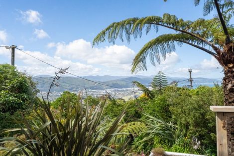 Photo of property in 34 Poto Road, Normandale, Lower Hutt, 5010