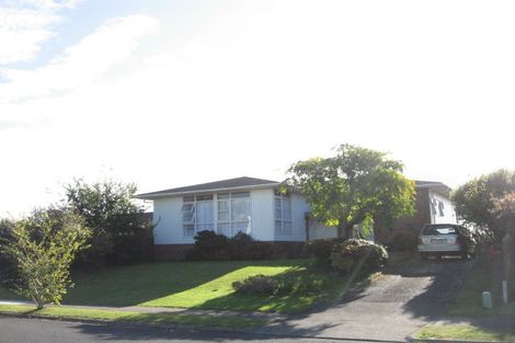 Photo of property in 11 Copperfield Terrace, Mellons Bay, Auckland, 2014