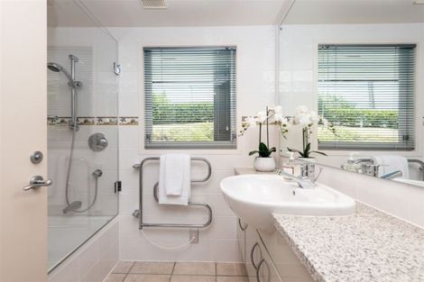 Photo of property in 560 Whitford Road, Whitford, Howick, 2571