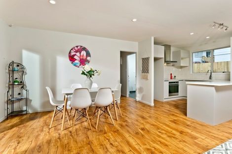 Photo of property in 22 Glastron Place, Bayview, Auckland, 0629