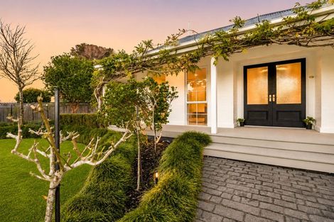 Photo of property in 1 Almond Grove, Greenhithe, Auckland, 0632