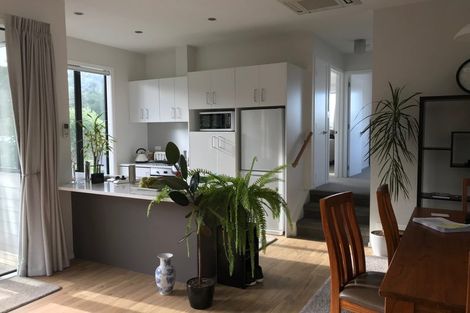 Photo of property in 12 Atlantis Place, Totara Vale, Auckland, 0629