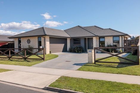 Photo of property in 3 Te Kio Crescent, Papamoa Beach, Papamoa, 3118