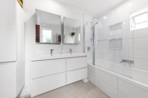 Photo of property in 124 Shackleton Road, Mount Eden, Auckland, 1024