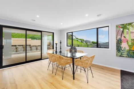 Photo of property in 8 Canary Way, Whitby, Porirua, 5024