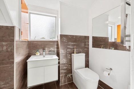 Photo of property in 100 Lake Road, Koutu, Rotorua, 3010