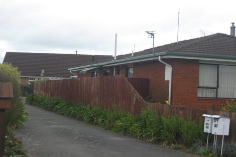 Photo of property in 2/127 Reynolds Avenue, Bishopdale, Christchurch, 8053