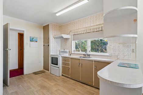 Photo of property in 18 Millbrook Road, Henderson, Auckland, 0612