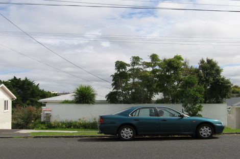 Photo of property in 2/150 Forrest Hill Road, Forrest Hill, Auckland, 0620