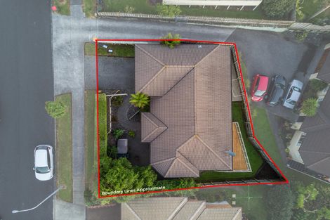 Photo of property in 1/49 Ribbonwood Crescent, Goodwood Heights, Auckland, 2105