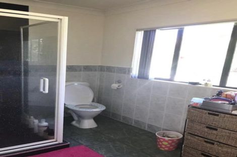 Photo of property in 11 Margaret Henry Crescent, Oteha, Auckland, 0632