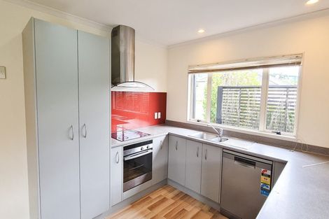 Photo of property in 9 James Nairn Grove, Riverstone Terraces, Upper Hutt, 5018