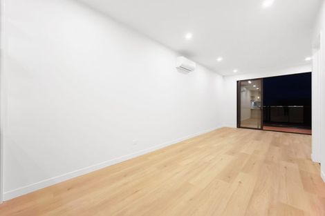 Photo of property in 10 Puihi Crescent, Massey, 0614