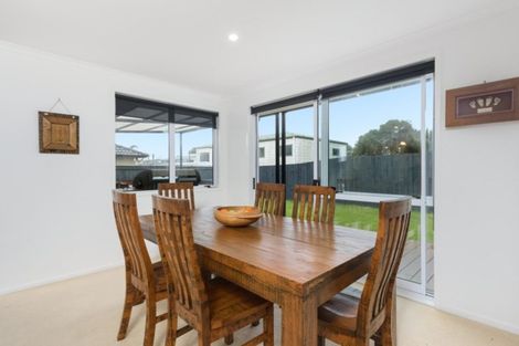 Photo of property in 14 Horokaka Place, Papamoa Beach, Papamoa, 3118