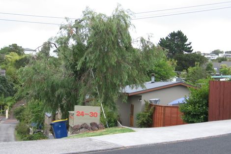 Photo of property in 30 Heathcote Road, Castor Bay, Auckland, 0620