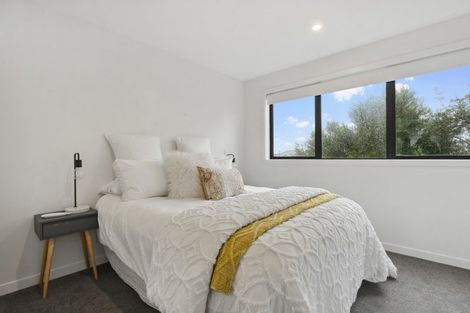 Photo of property in 12 Whakahui Lane, Mangere Bridge, Auckland, 2022