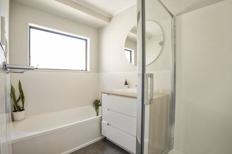 Photo of property in 3/28 Harris Road, Mount Wellington, Auckland, 1051