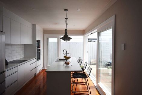 Photo of property in 10 Myrtle Street, Morningside, Auckland, 1022