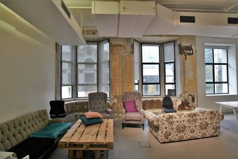 Photo of property in 44a Queen Street, Northcote Point, Auckland, 0627