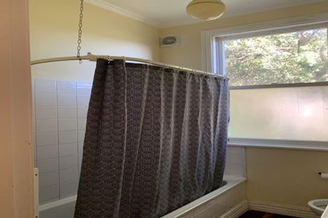 Photo of property in 25 Sutherland Crescent, Melrose, Wellington, 6023