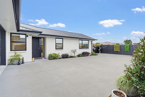 Photo of property in 37 Daniel Place, Kelvin Grove, Palmerston North, 4414