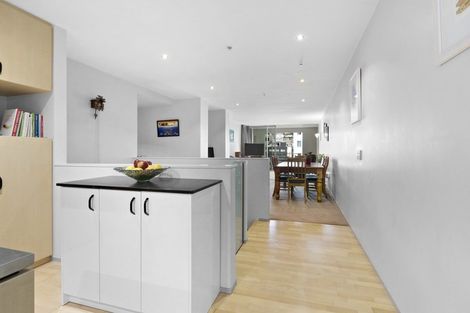 Photo of property in Sanctum Apartment, 10 Ebor Street, Te Aro, Wellington, 6011