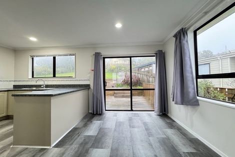 Photo of property in 15 Rice Crescent, Newlands, Wellington, 6037