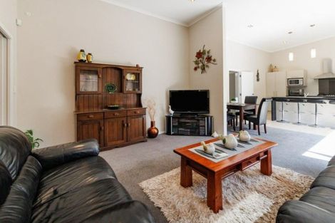 Photo of property in 10 Galea Grove, Kelvin Grove, Palmerston North, 4414