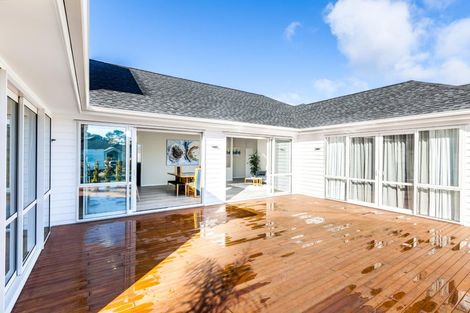 Photo of property in 194 Harris Drive, Silverdale, 0932