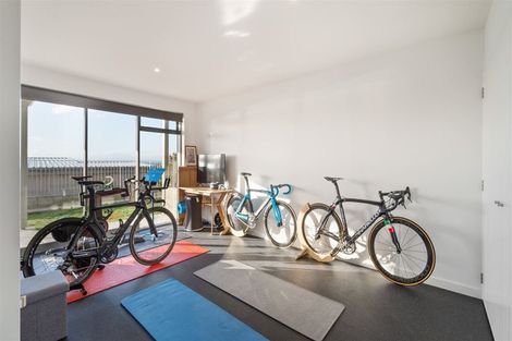 Photo of property in 24 Marama Crescent, Mount Pleasant, Christchurch, 8081